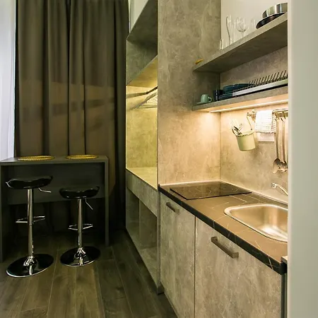 East & West Apartment