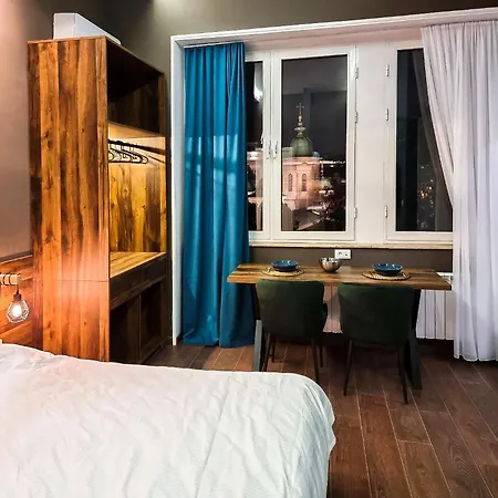 East & West Apartment Belgrad